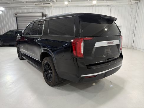 Used 2022 GMC Yukon XL Denali AWD/4WD image 3