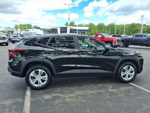 Used 2025 Chevrolet Trax LS FWD image 8