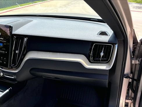 Certified 2026 Volvo XC60 B5 Plus AWD/4WD image 21