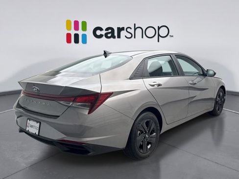 Used 2023 Hyundai Elantra SEL FWD image 5