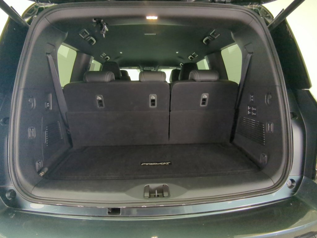 Used 2025 Nissan Armada PRO-4X AWD/4WD image 36