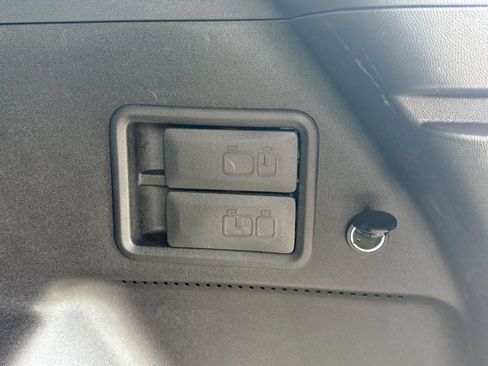 Certified 2022 Chevrolet Equinox Premier AWD/4WD image 16
