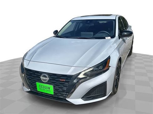 Used 2023 Nissan Altima 2.5 SR w/ SR Premium Package FWD image 1