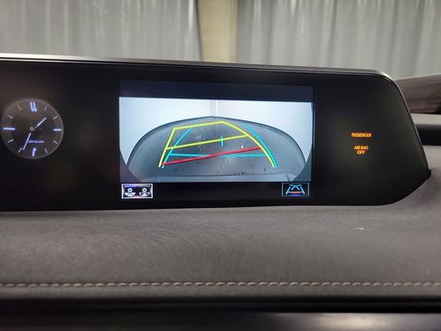 Used 2021 Lexus UX 250h w/ Premium Package image 18