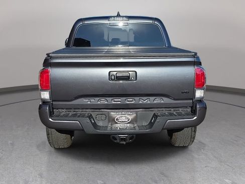 Used 2022 Toyota Tacoma TRD Off-Road w/ TRD Premium Off Road Package AWD/4WD image 7