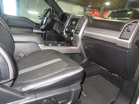 Used 2019 Ford F250 Platinum w/ Platinum Ultimate Package AWD/4WD image 38