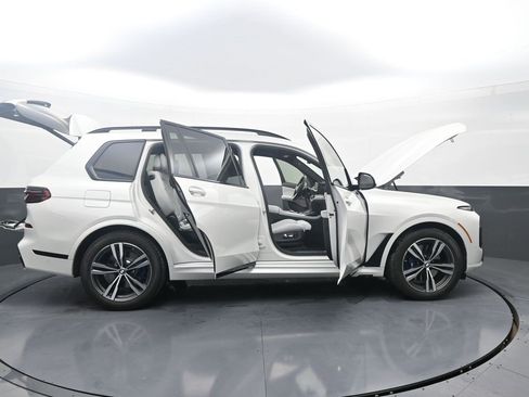 Used 2026 BMW X7 xDrive40i w/ M Sport Package image 46