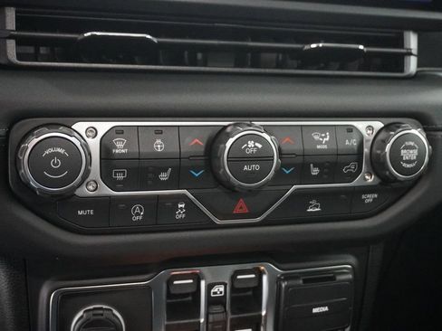 New 2026 Jeep Gladiator Sport image 22