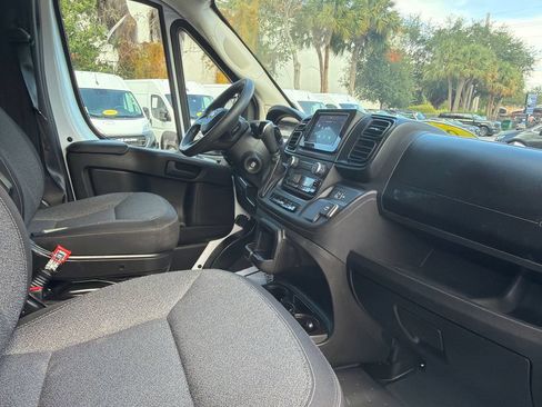 Used 2025 RAM ProMaster 2500 w/ Convenience Group FWD image 15