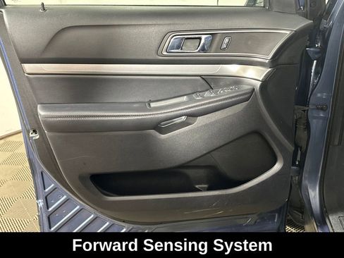 Used 2018 Ford Explorer XLT w/ Equipment Group 202A AWD/4WD image 15