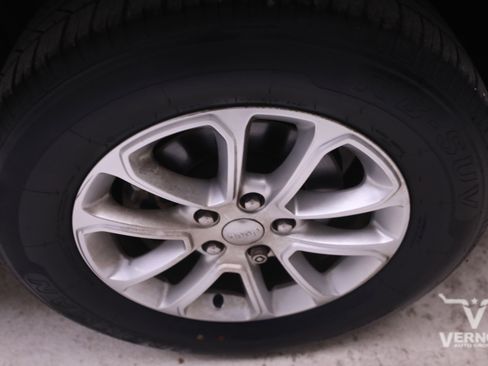 Used 2015 Jeep Grand Cherokee Laredo w/ Quick Order Package 23E image 28