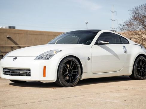 Used 2006 Nissan 350Z Coupe w/ (N93) Cargo Convenience Pkg image 9