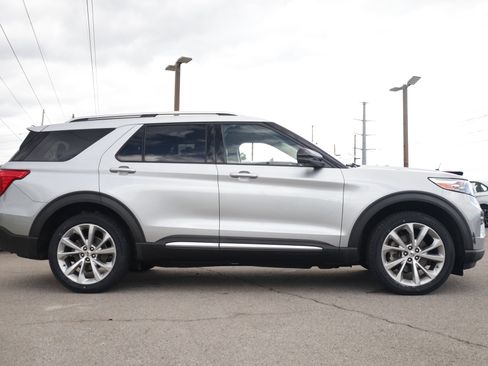 Used 2021 Ford Explorer Platinum w/ Equipment Group 601A AWD/4WD image 7