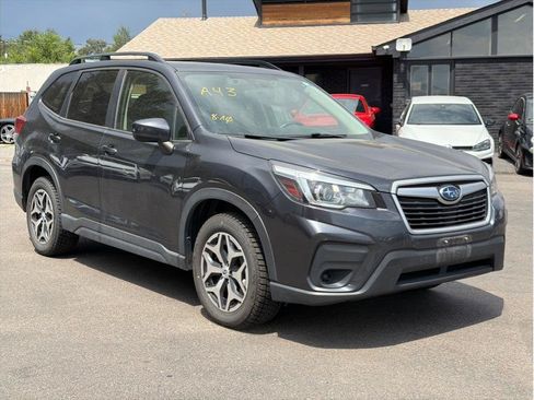 Used 2019 Subaru Forester Premium AWD/4WD image 3