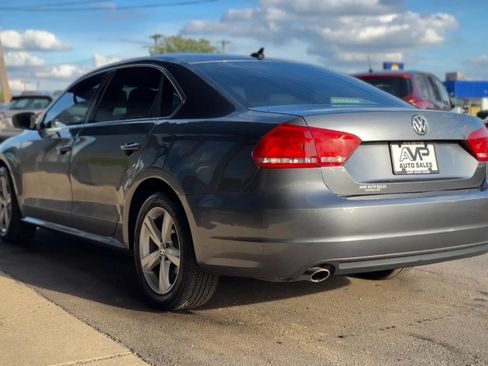 Used 2013 Volkswagen Passat 2.5 SE FWD image 4