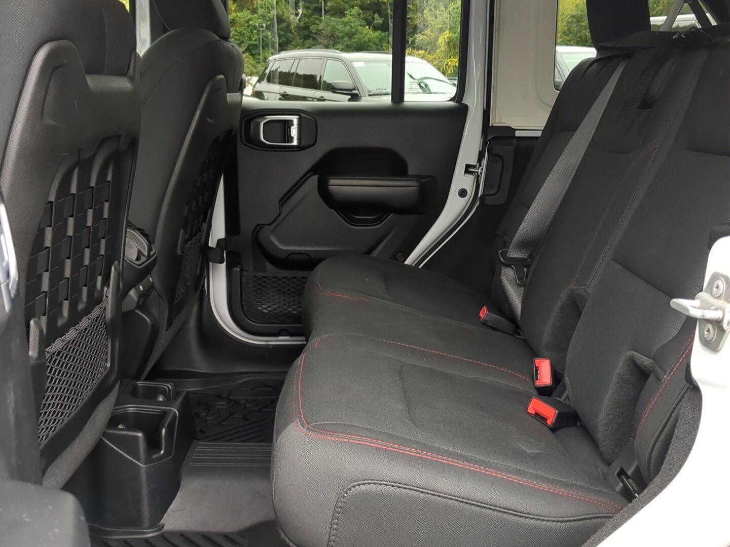 Used 2019 Jeep Wrangler Unlimited Rubicon w/ Cold Weather Group AWD/4WD image 12