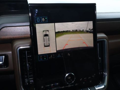 Used 2025 GMC Yukon Denali Ultimate w/ LPO, Floor Liner Package AWD/4WD image 37