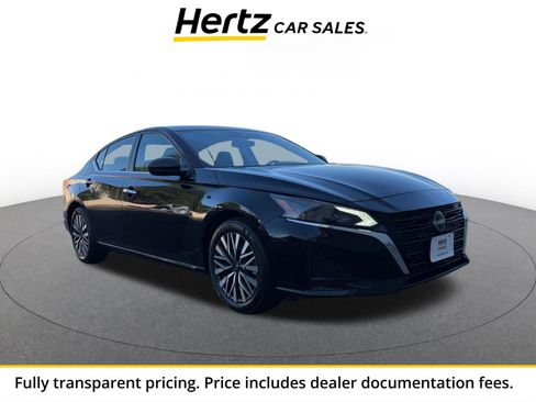 Used 2025 Nissan Altima 2.5 SV FWD image 1