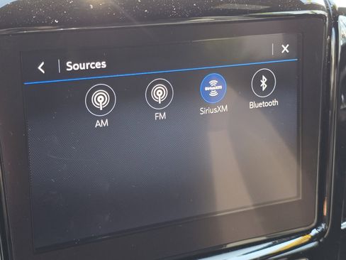 Used 2023 Chevrolet Traverse LT FWD image 6