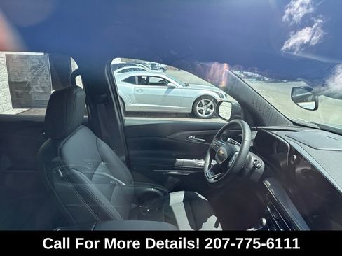Used 2026 Chevrolet Traverse LT AWD/4WD image 3