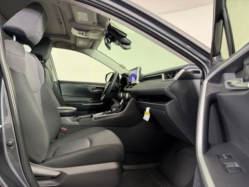 Certified 2025 Toyota RAV4 XLE w/ Convenience Package image 27
