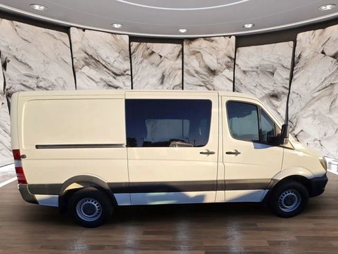 Used 2017 Mercedes-Benz Sprinter 2500 image 9
