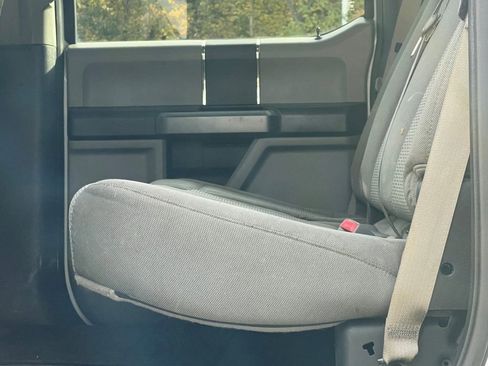 Used 2016 Ford F150 XLT image 14