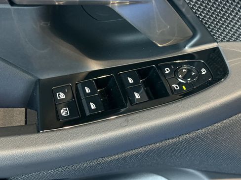 New 2026 BMW M5 w/ Executive Package image 9