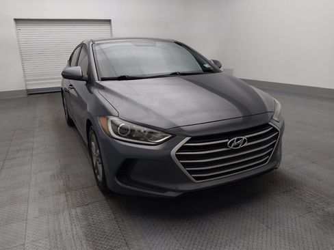 Used 2017 Hyundai Elantra SE image 14