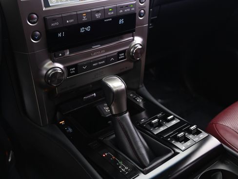 Used 2021 Lexus GX 460 Luxury w/ Accessory Package image 32