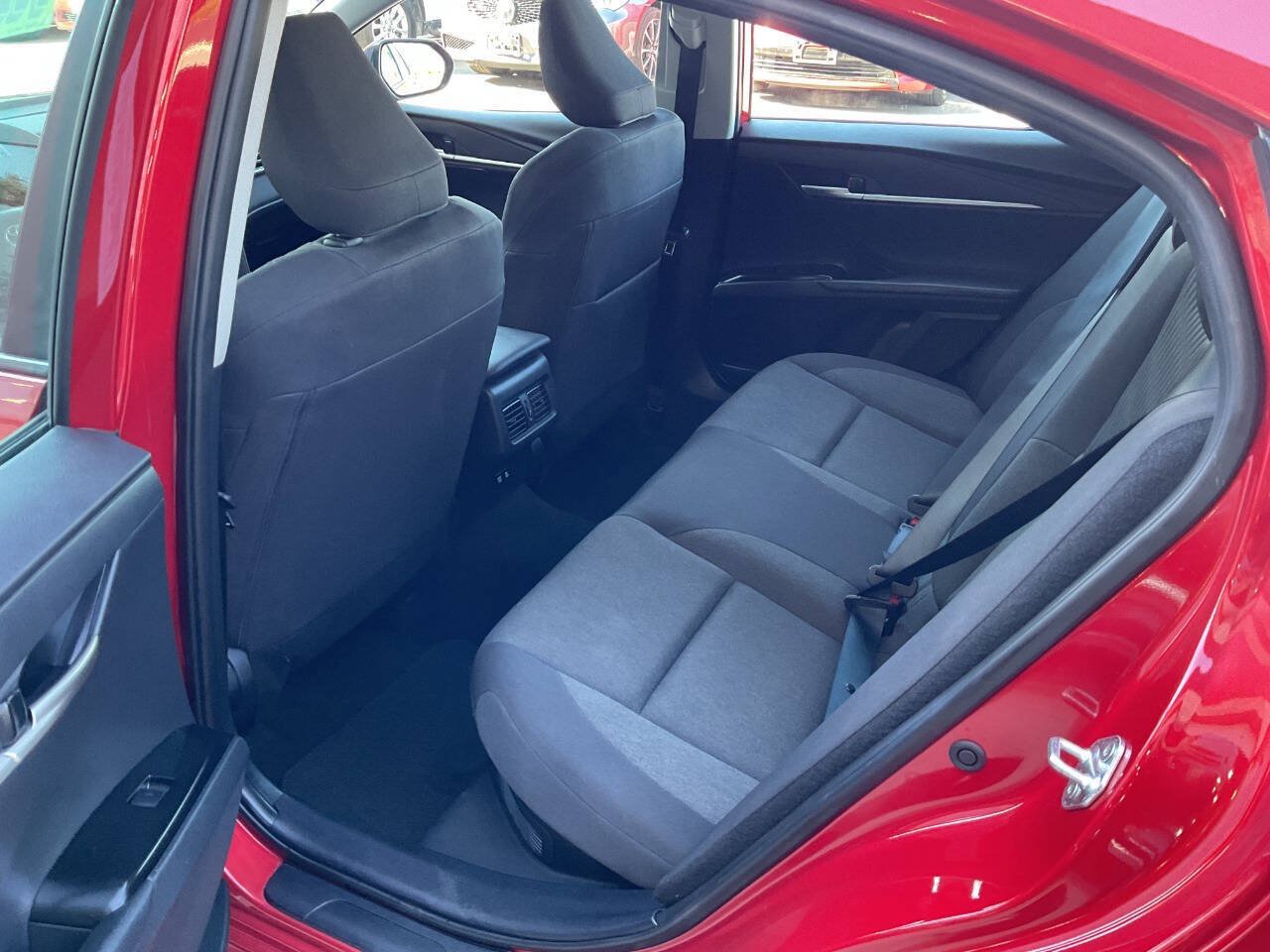 Used 2025 Toyota Camry LE FWD image 34