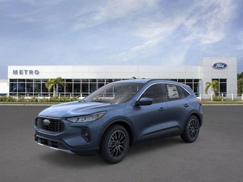 New 2025 Ford Escape SE image 1