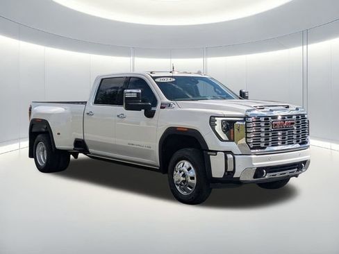 Used 2024 GMC Sierra 3500 Denali w/ Denali Reserve Package AWD/4WD image 3