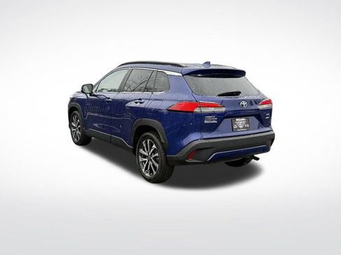 Used 2024 Toyota Corolla Cross XLE image 5