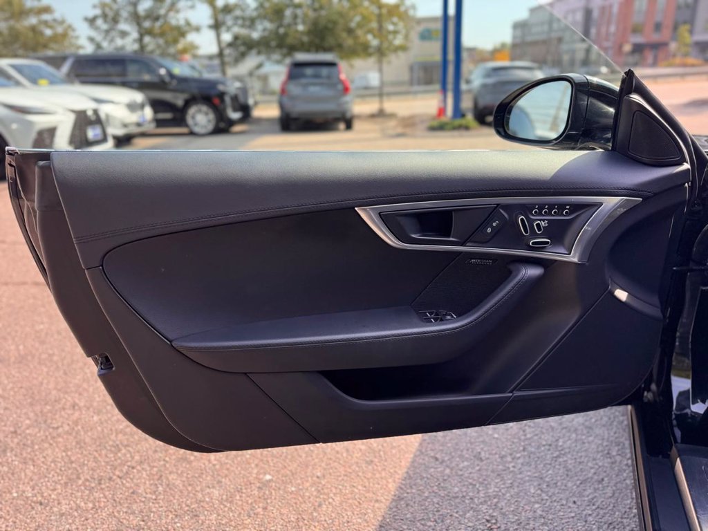Used 2020 Jaguar F-TYPE Coupe RWD image 12
