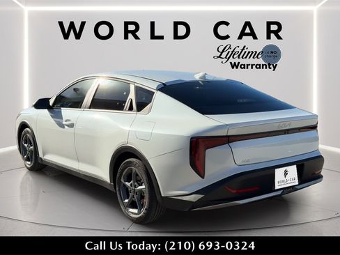 New 2025 Kia K4 LXS image 5