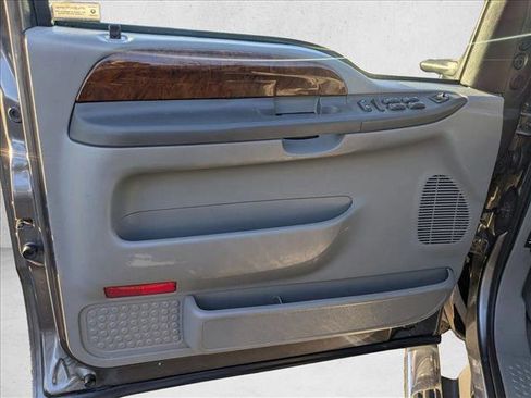 Used 2004 Ford F250 XL image 11