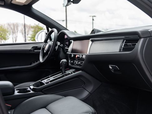 New 2026 Porsche Macan image 49