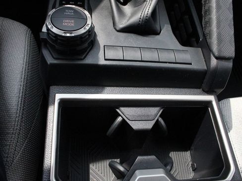 Certified 2025 Toyota 4Runner SR5 AWD/4WD image 40