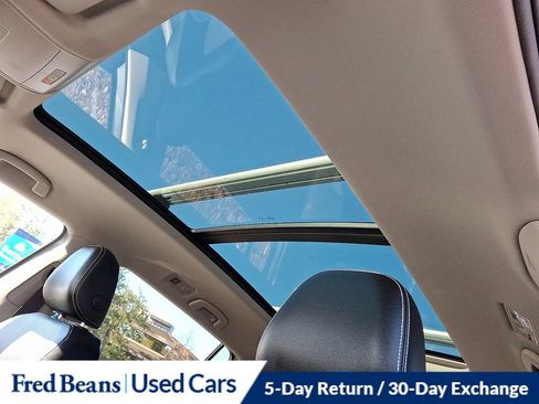 Certified 2022 Volkswagen Atlas SEL Premium image 16