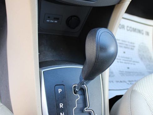 Used 2013 Hyundai Accent GLS image 22