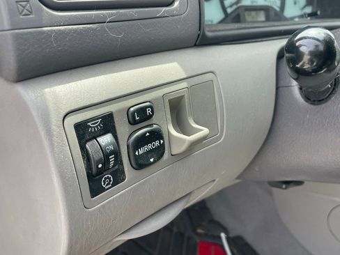 Used 2004 Toyota Corolla LE image 5