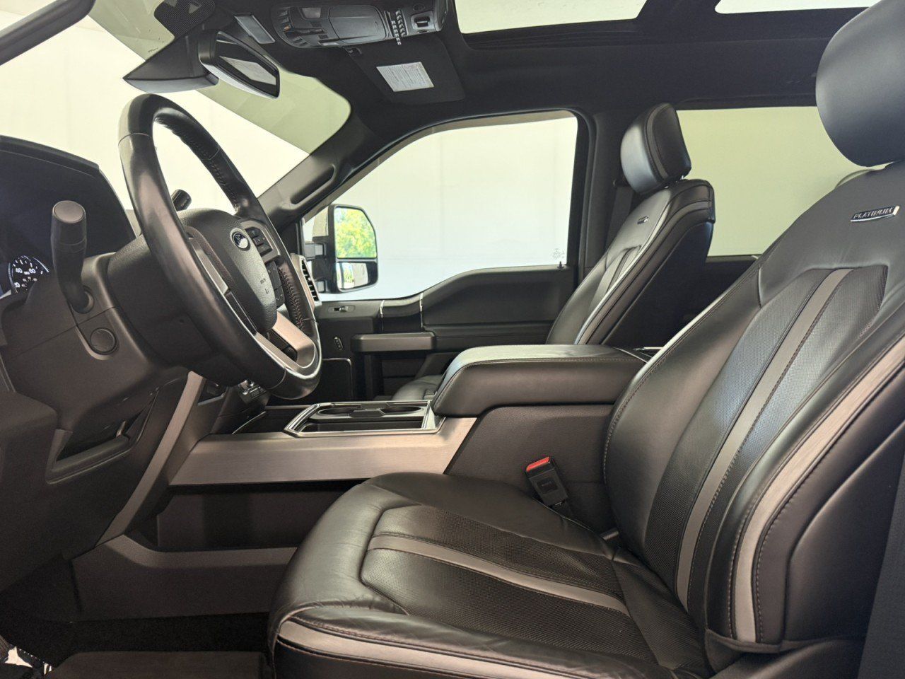 Certified 2019 Ford F250 Platinum w/ Platinum Ultimate Package AWD/4WD image 17