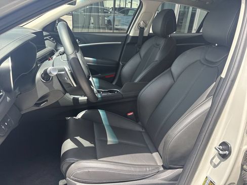 Used 2026 Genesis G70 2.5T RWD image 13