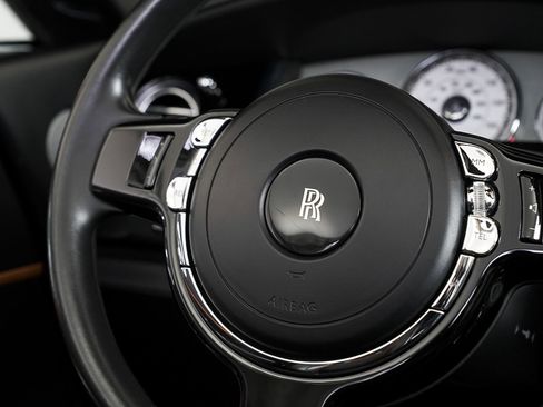 Used 2020 Rolls-Royce Dawn image 74