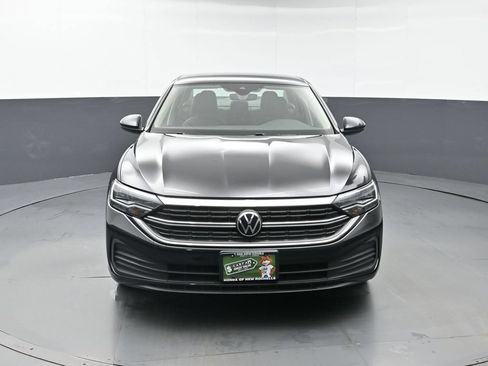 Used 2024 Volkswagen Jetta SE FWD image 9