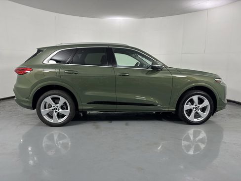 Used 2025 Audi Q5 Premium Plus w/ Premium Plus AWD/4WD image 38