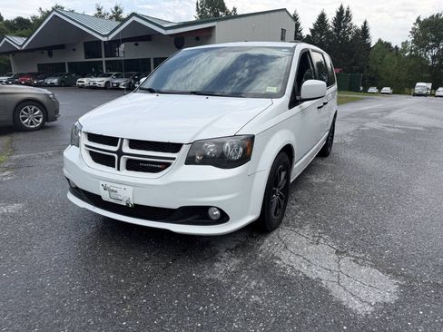 Used 2018 Dodge Grand Caravan GT FWD image 1