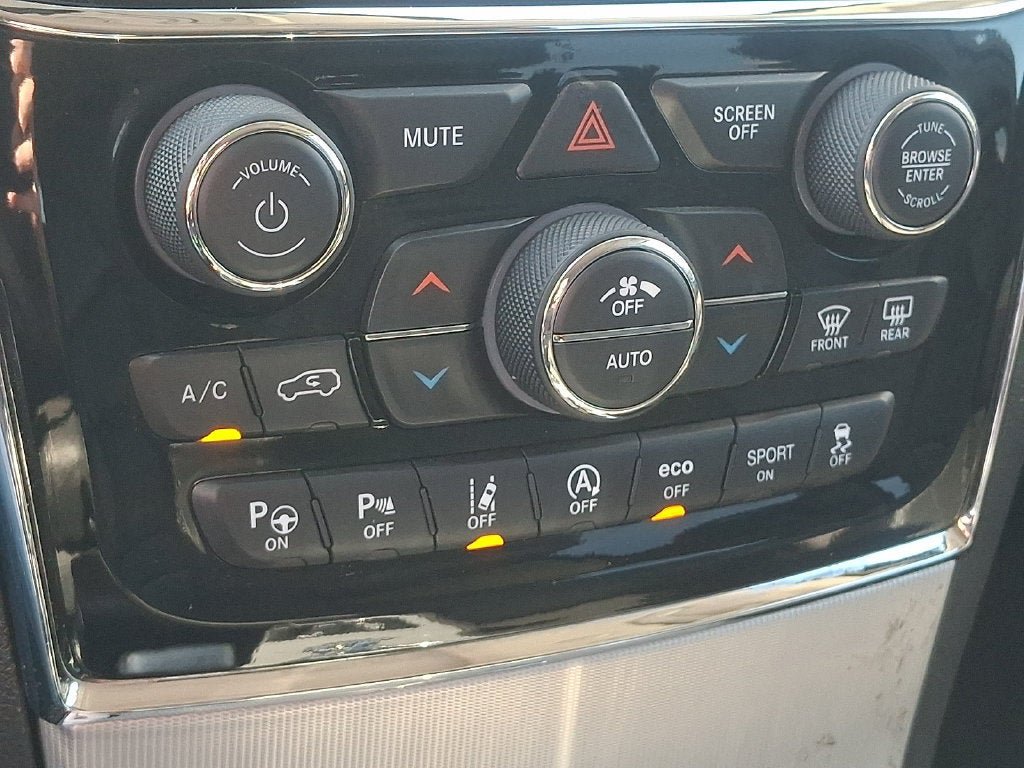 Used 2019 Jeep Grand Cherokee Summit AWD/4WD image 15