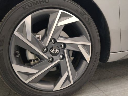 Used 2025 Hyundai Elantra Sport FWD image 31